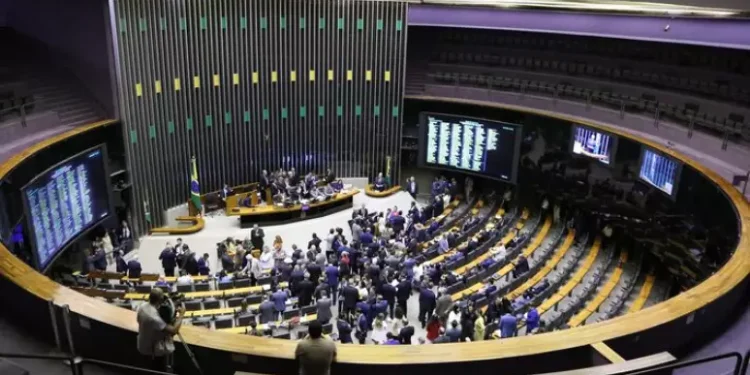 Veto ao aumento do IOF: veja como votou cada deputado