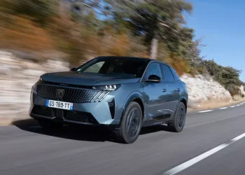 Perguntaram a quase 4 mil donos de carros elétricos: voltariam a um carro a combustão? A resposta foi unânime