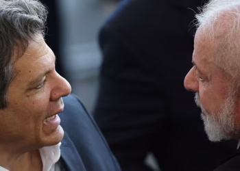 FMI eleva projeção de crescimento do Brasil em 2026 para 2,1%