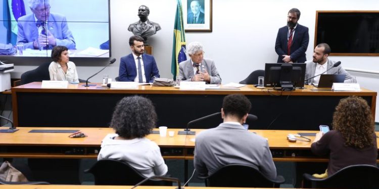 Especialistas defendem regulamentação da publicidade sobre sustentabilidade ambiental