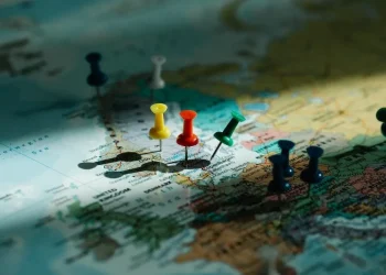 Manhã no mercado: Galípolo, plano de contingência e questões geopolíticas concentram atenções