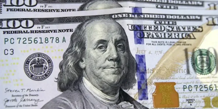 Mercado financeiro: dólar e Bolsa fecham em queda com dados dos EUA e julgamento de Bolsonaro no radar