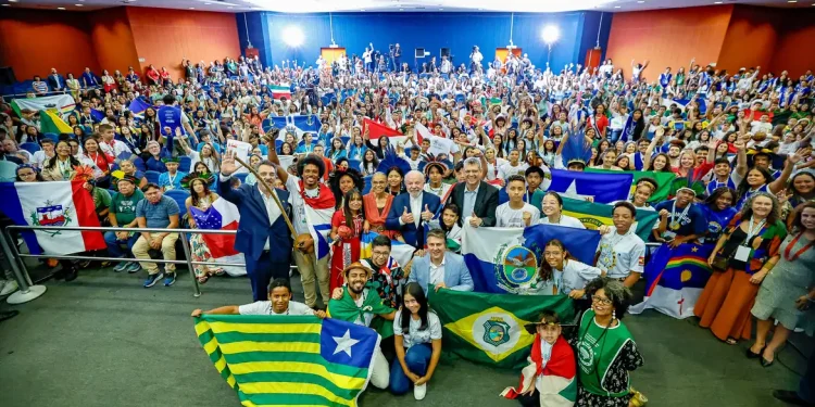 Conferência inspira jovens a combaterem injustiça climática no Brasil