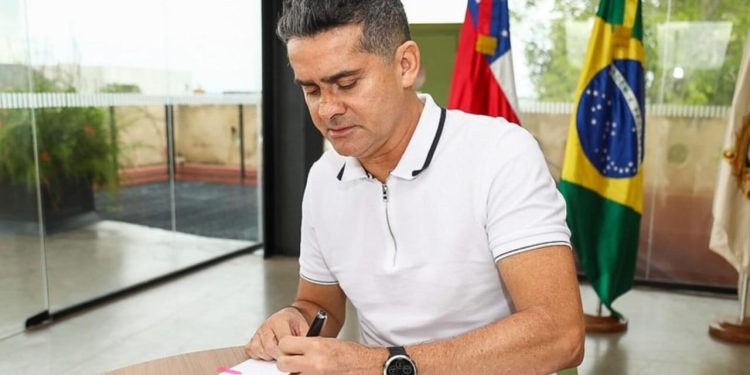 Prefeito prepara bolsa de carbono de Manaus para captar US$ 500 milhões